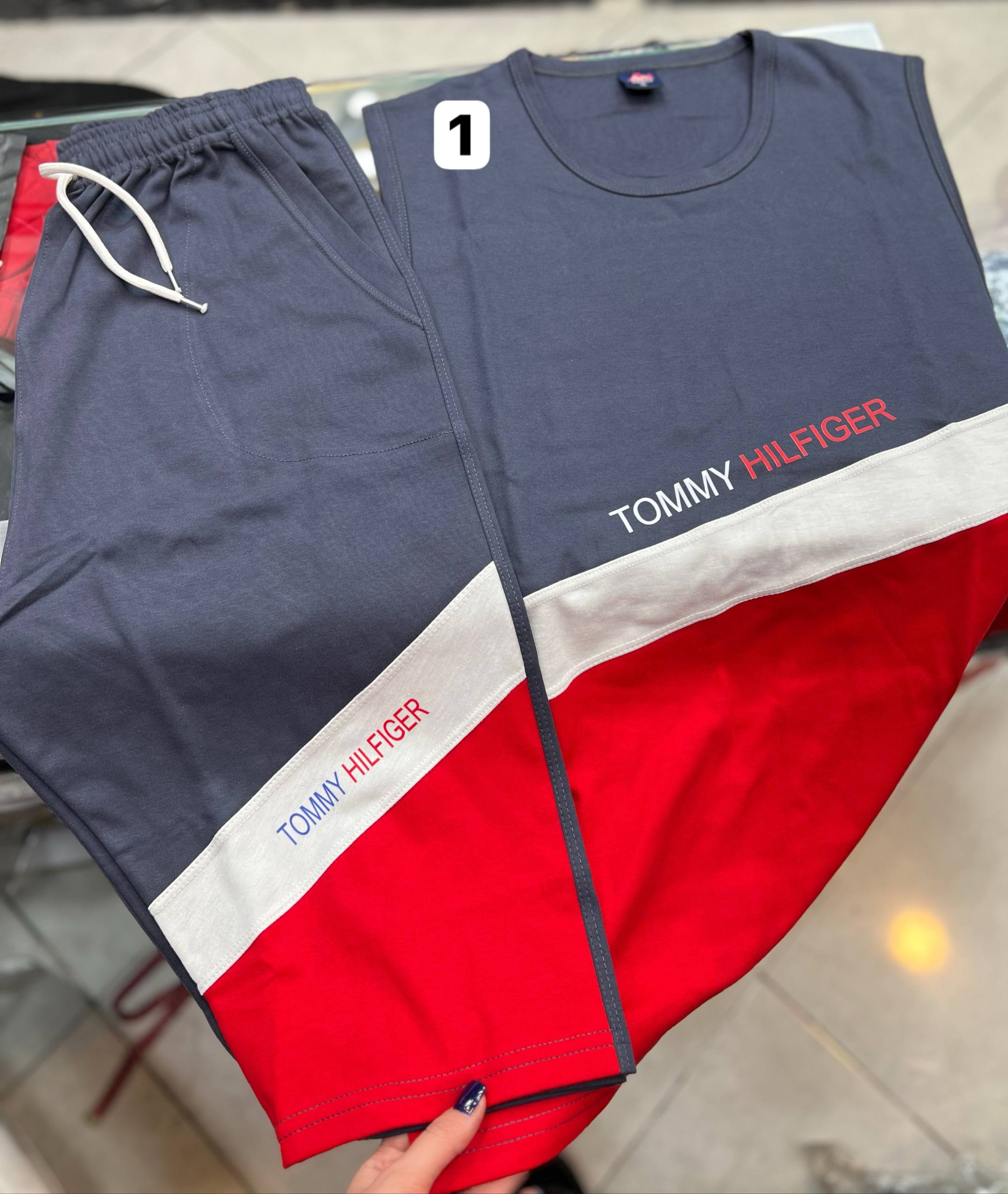 تاپ و شلوارک ورزشی